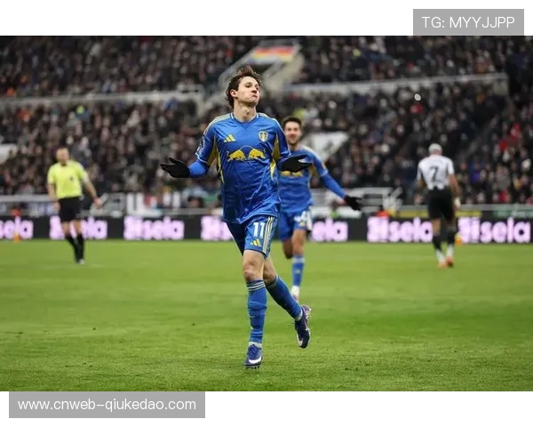 法尔克谈利兹联取胜：全队11人触球配合体现战术成熟